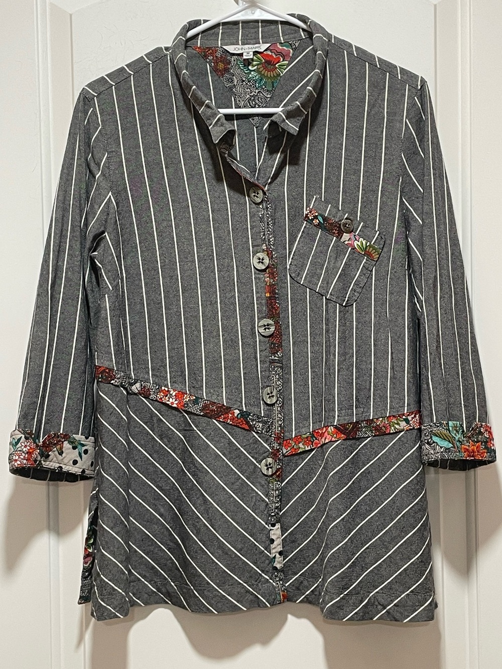 John Mark Boho Chic Gray White Pinstripe Tunic Floral Patchwork Accents Sz M